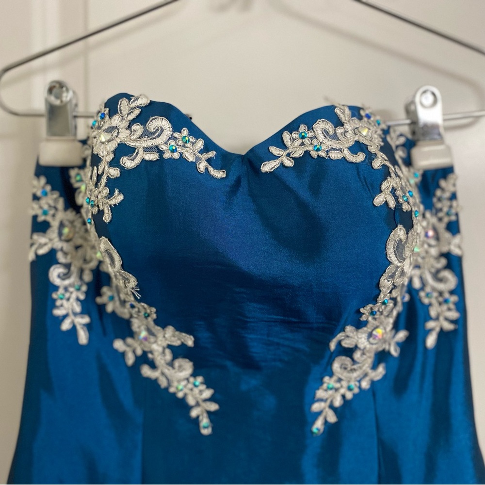 Unknown brand bridesmaid dress, size Small, Persian Blue